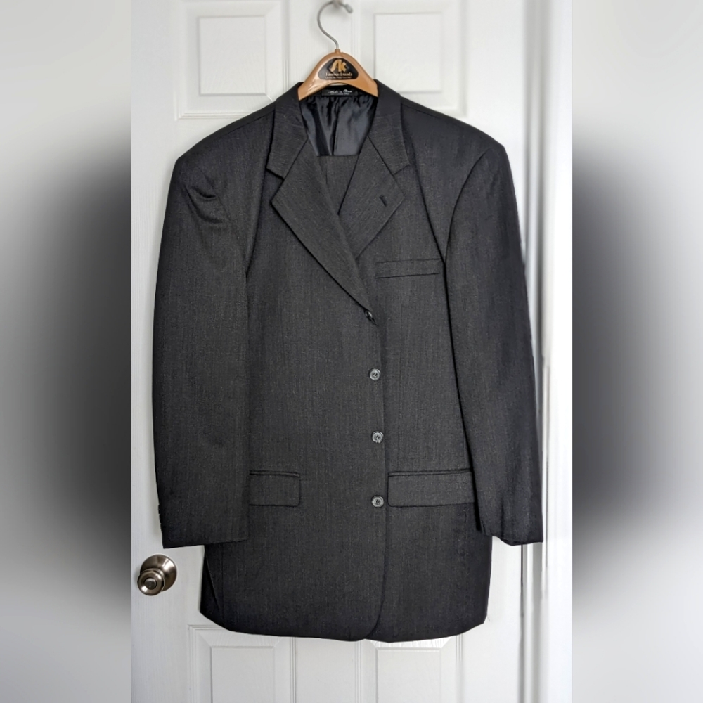 Bendetti Dark Grey Suit, size 48L